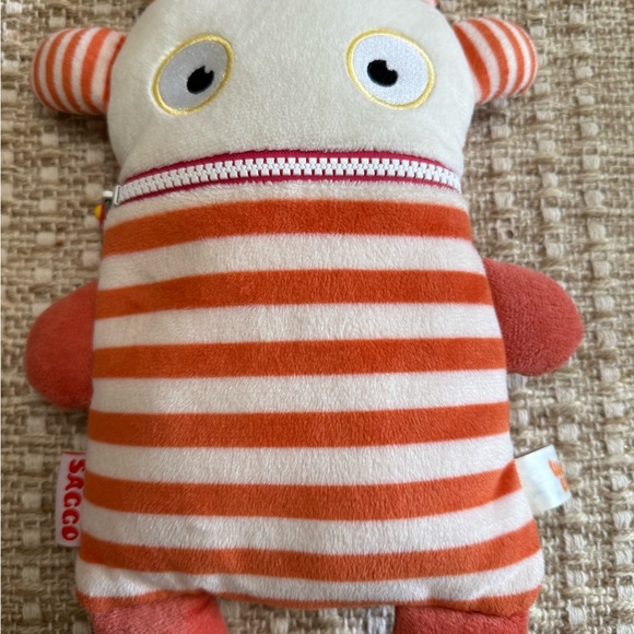 Saggo Worry Eater Plush Toy - Picture 4 of 9